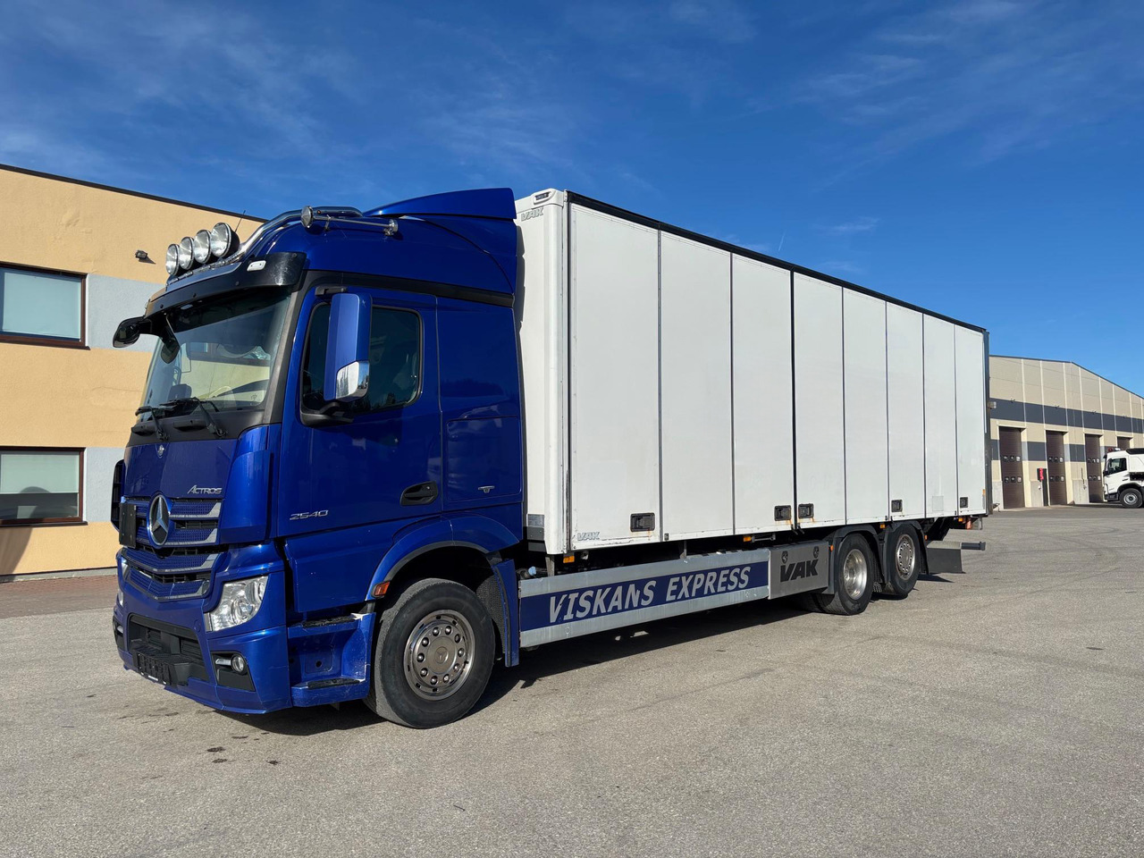 MERCEDES-BENZ ACTROS 2540 - Camion fourgon: photos 2 MERCEDES-BENZ ACTROS 2540 - Camion fourgon: photos 2