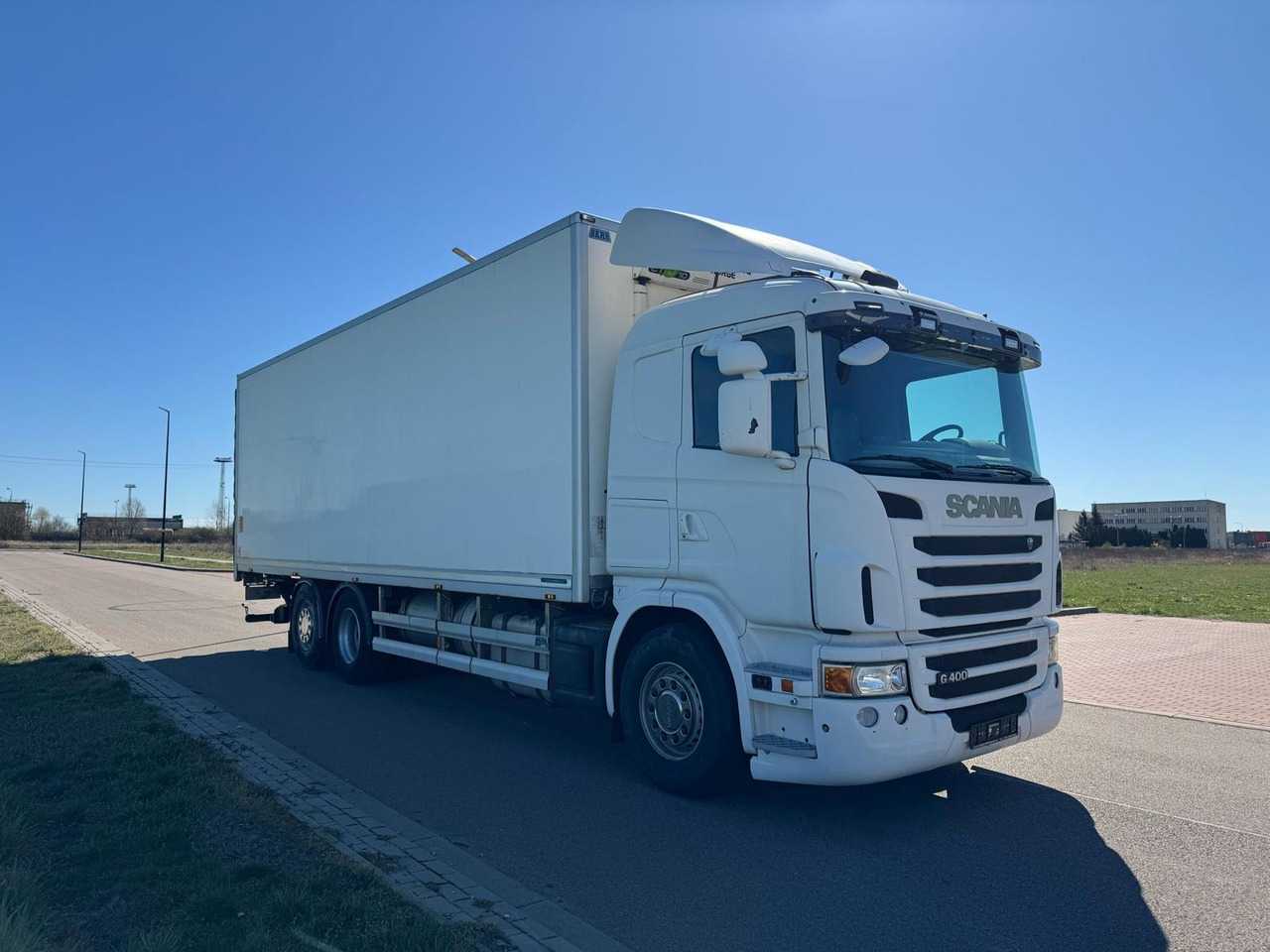 SCANIA G400 - Camion isothermique: photos 2 SCANIA G400 - Camion isothermique: photos 2