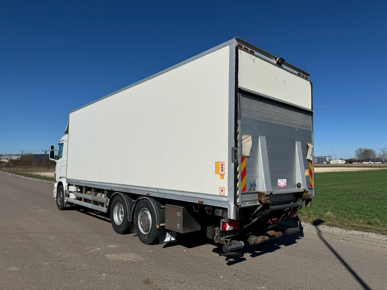 SCANIA G400 - Camion isothermique: photos 5 SCANIA G400 - Camion isothermique: photos 5