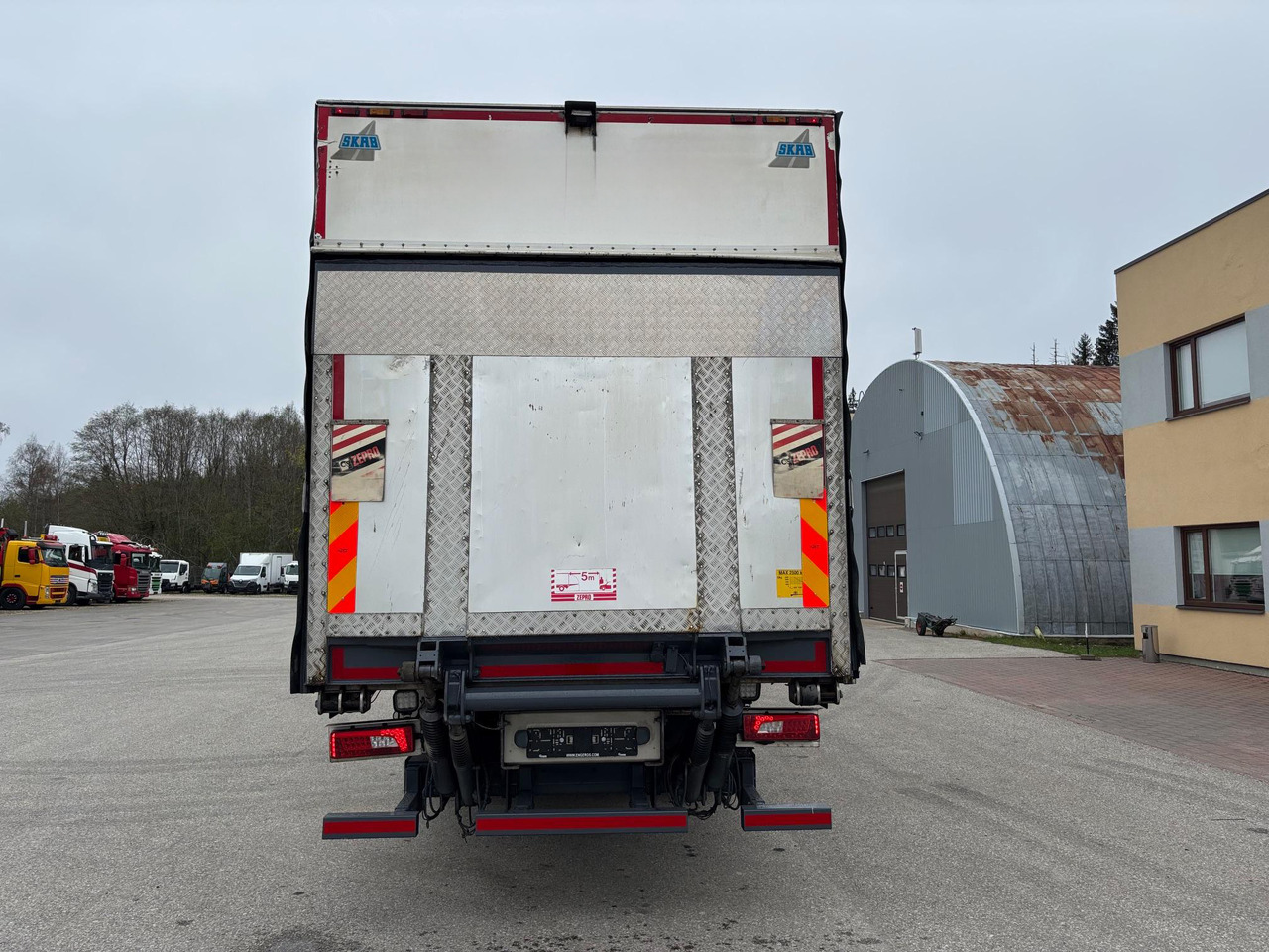 SCANIA G450 - Camion isothermique: photos 3 SCANIA G450 - Camion isothermique: photos 3