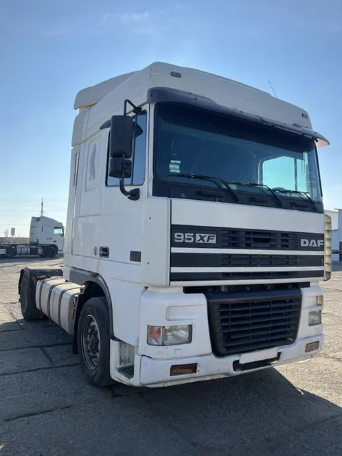 DAF XF 95.430 - Tracteur routier: photos 1 DAF XF 95.430 - Tracteur routier: photos 1