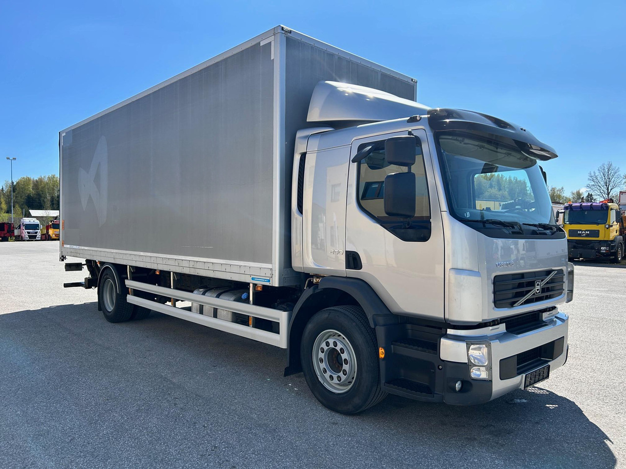 VOLVO FE260 - Camion fourgon: photos 1 VOLVO FE260 - Camion fourgon: photos 1