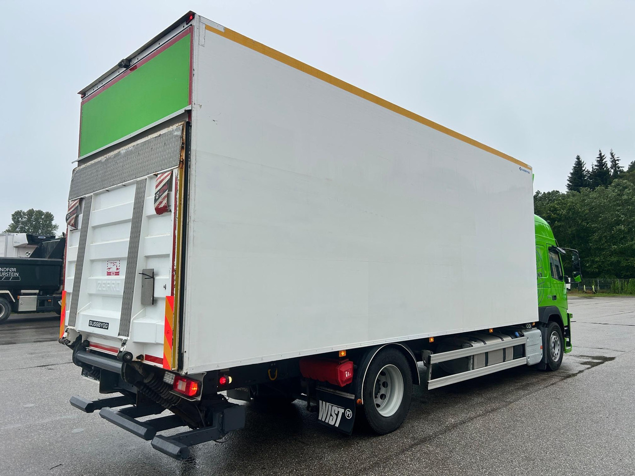 Camion fourgon VOLVO FM330: photos 10