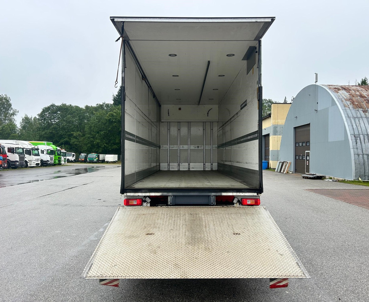 Camion fourgon VOLVO FM330: photos 9