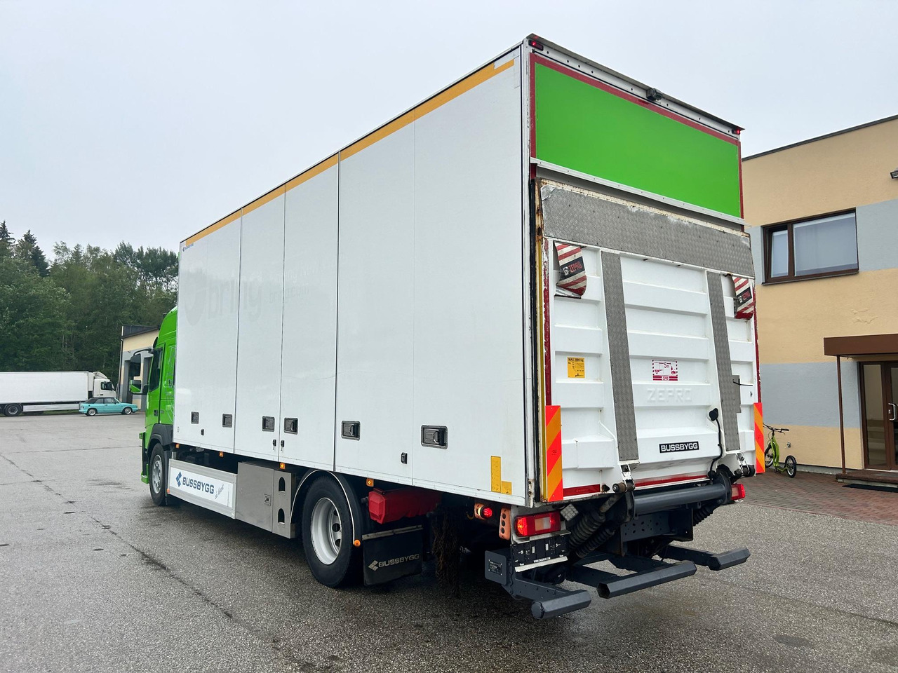 Camion fourgon VOLVO FM330: photos 7