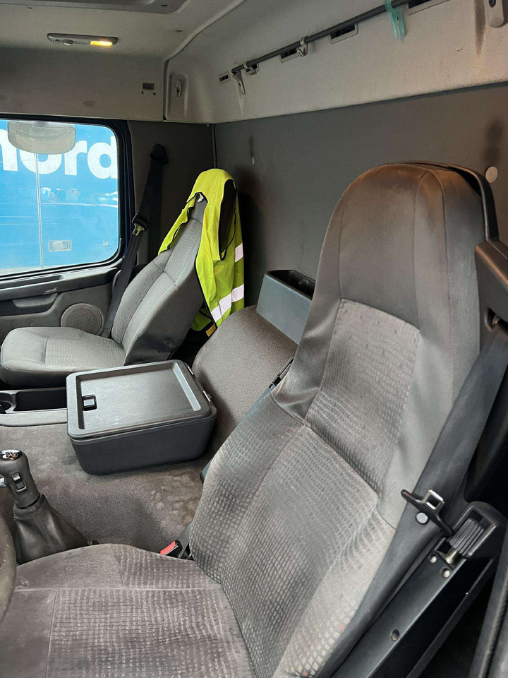 Camion fourgon VOLVO FM9.260: photos 13