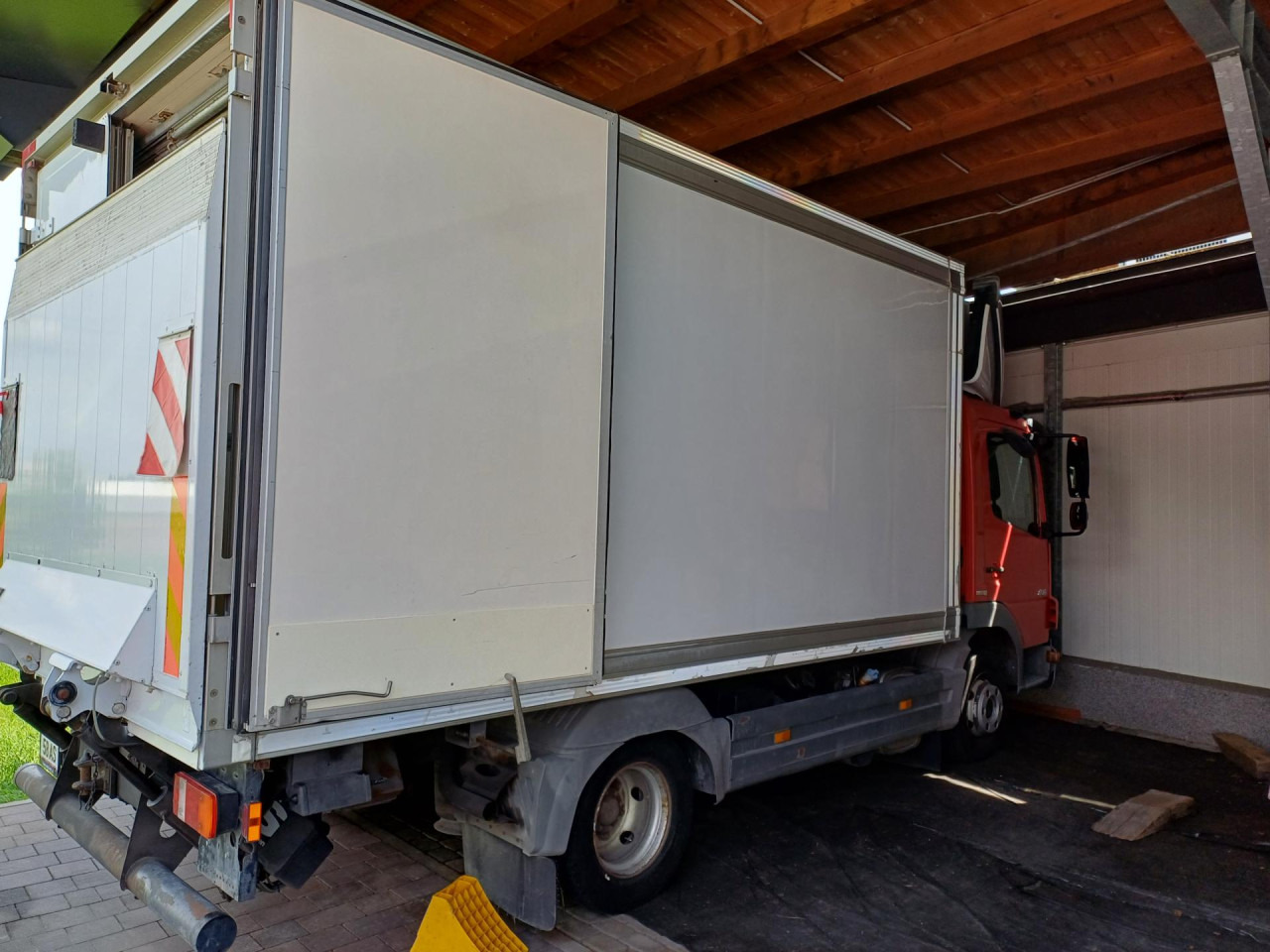 MERCEDES-BENZ 816 Euro5 AHK Luftfeder - Utilitaire frigorifique: photos 2 MERCEDES-BENZ 816 Euro5 AHK Luftfeder - Utilitaire frigorifique: photos 2