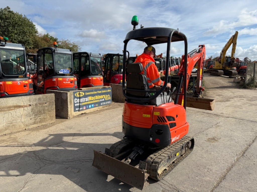 Kubota U 17-3 - Mini pelle: photos 5 Kubota U 17-3 - Mini pelle: photos 5