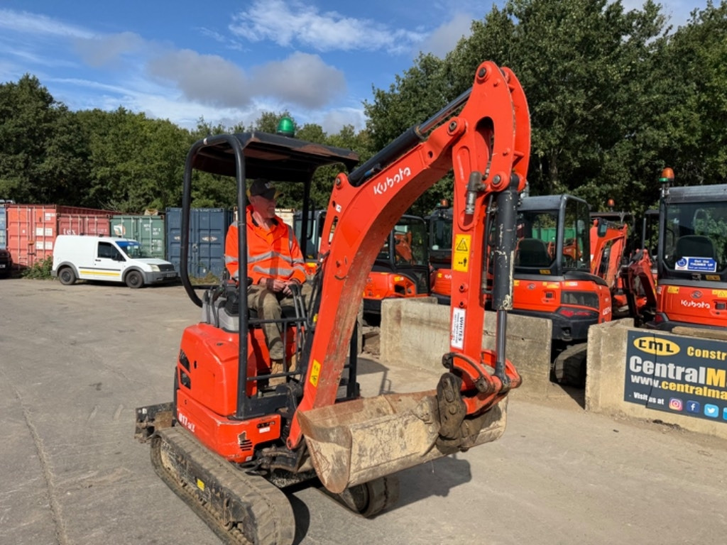 Kubota U 17-3 - Mini pelle: photos 4 Kubota U 17-3 - Mini pelle: photos 4