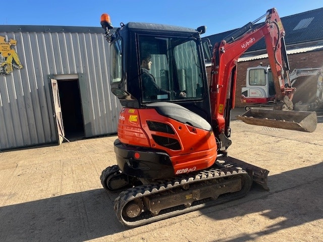 Kubota U 20-3 - Mini pelle: photos 2 Kubota U 20-3 - Mini pelle: photos 2