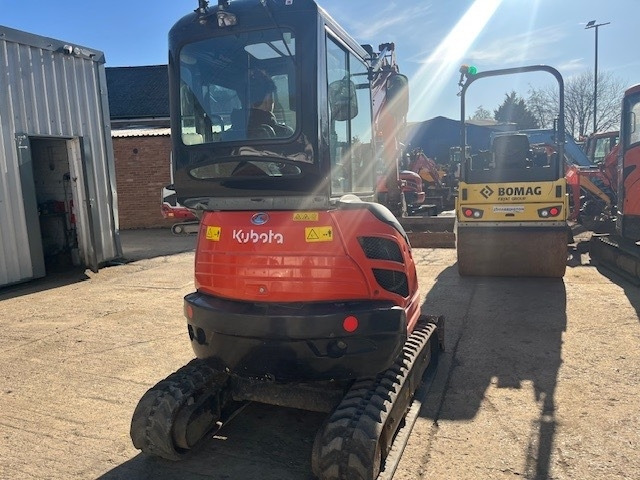 Kubota U 20-3 - Mini pelle: photos 3 Kubota U 20-3 - Mini pelle: photos 3