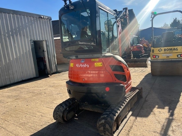 Kubota U 20-3 - Mini pelle: photos 4 Kubota U 20-3 - Mini pelle: photos 4