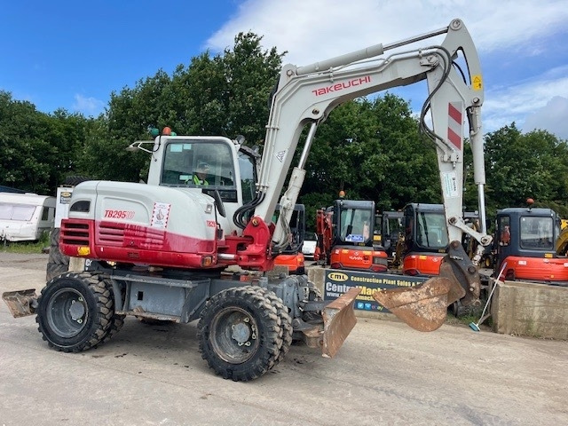 Takeuchi TB 295 W - Pelle sur pneus: photos 1 Takeuchi TB 295 W - Pelle sur pneus: photos 1