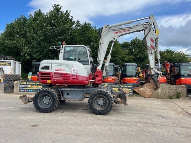 Takeuchi TB 295 W - Pelle sur pneus: photos 3 Takeuchi TB 295 W - Pelle sur pneus: photos 3