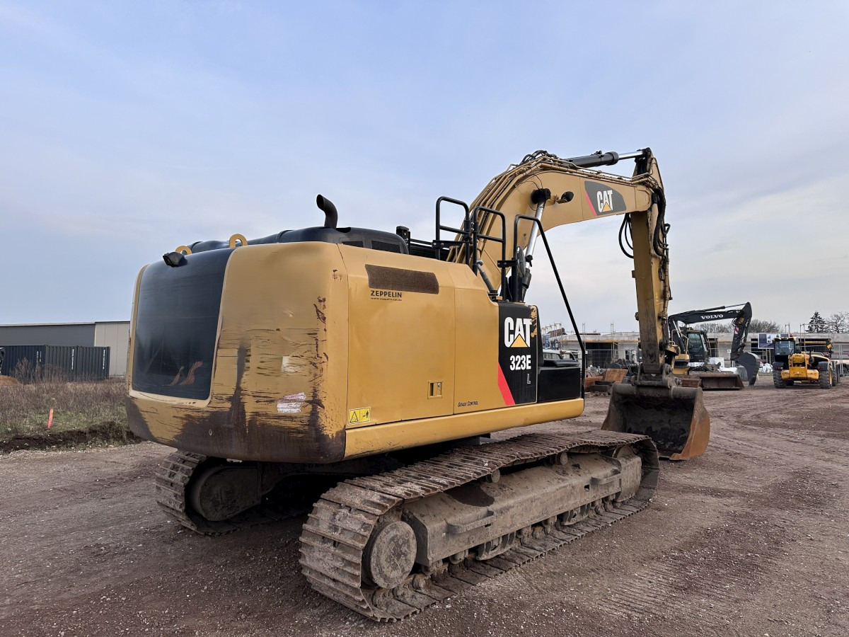 CATERPILLAR 323 EL Deutsche Maschine! Top !!! - Pelle sur chenille: photos 4 CATERPILLAR 323 EL Deutsche Maschine! Top !!! - Pelle sur chenille: photos 4
