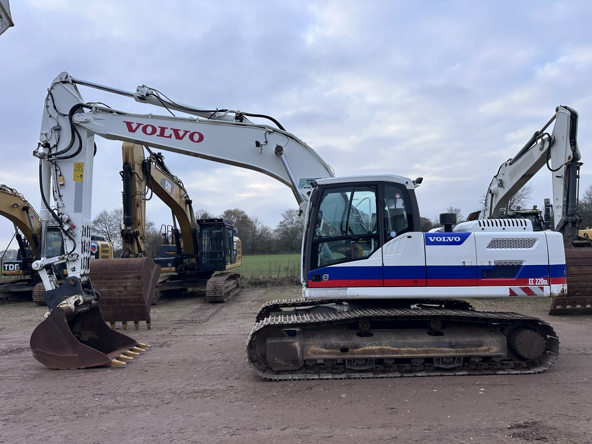 VOLVO EC 220 DL German machine! - Pelle: photos 1 VOLVO EC 220 DL German machine! - Pelle: photos 1