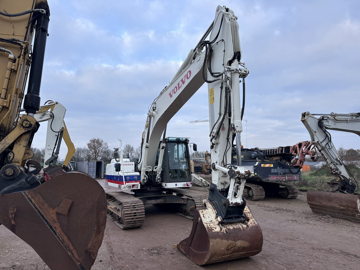 VOLVO EC 220 DL German machine! - Pelle: photos 4 VOLVO EC 220 DL German machine! - Pelle: photos 4