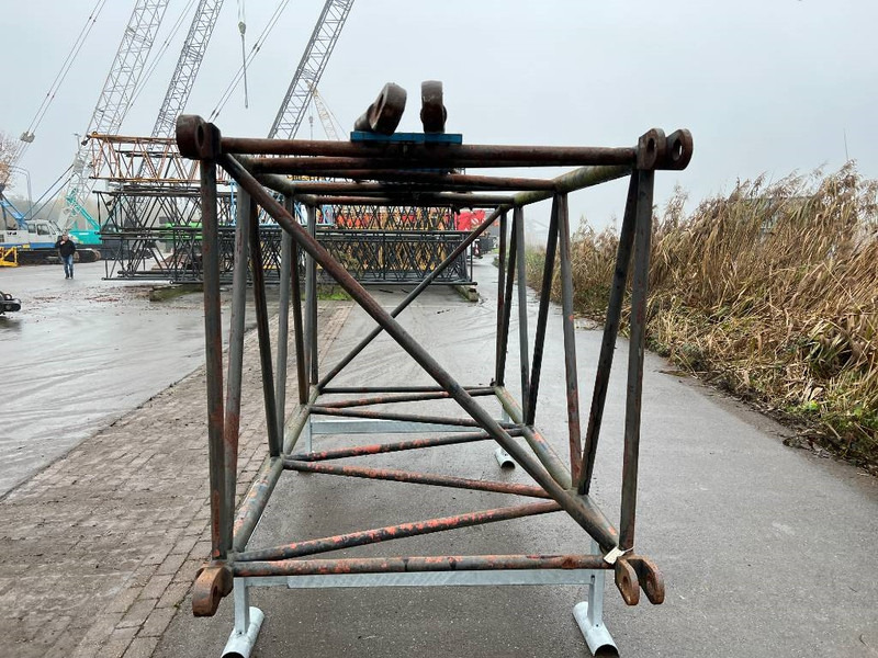 Hitachi KH 230-3 - Grue auxiliaire pour Engins de chantier: photos 3 Hitachi KH 230-3 - Grue auxiliaire pour Engins de chantier: photos 3