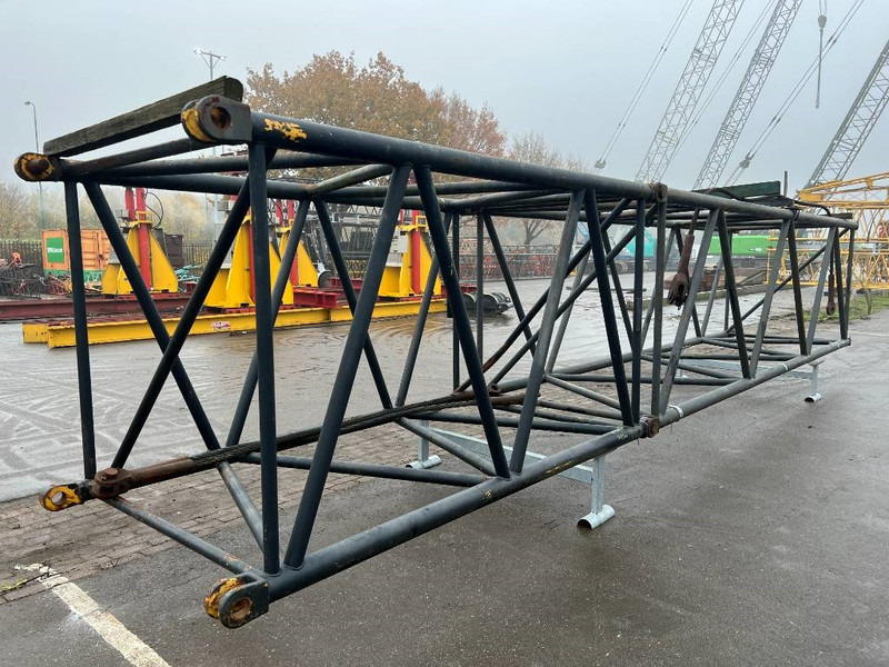 Hitachi KH 300 - Grue auxiliaire pour Engins de chantier: photos 4 Hitachi KH 300 - Grue auxiliaire pour Engins de chantier: photos 4