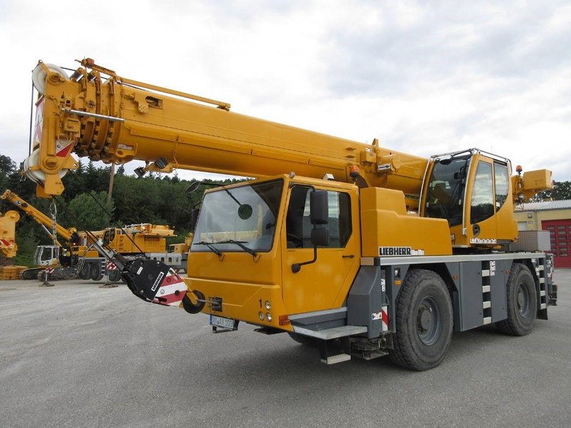 Liebherr LTM 1040-2.1 - Grue tout-terrain: photos 1 Liebherr LTM 1040-2.1 - Grue tout-terrain: photos 1