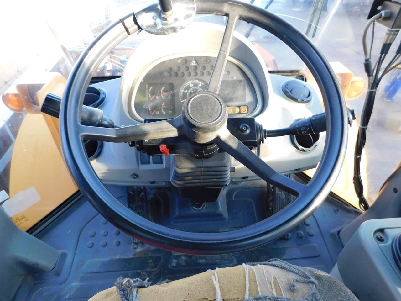 Chargeuse sur pneus Hyundai Echipament incarcator frontal hl 760 7a: photos 8 Chargeuse sur pneus Hyundai Echipament incarcator frontal hl 760 7a: photos 8