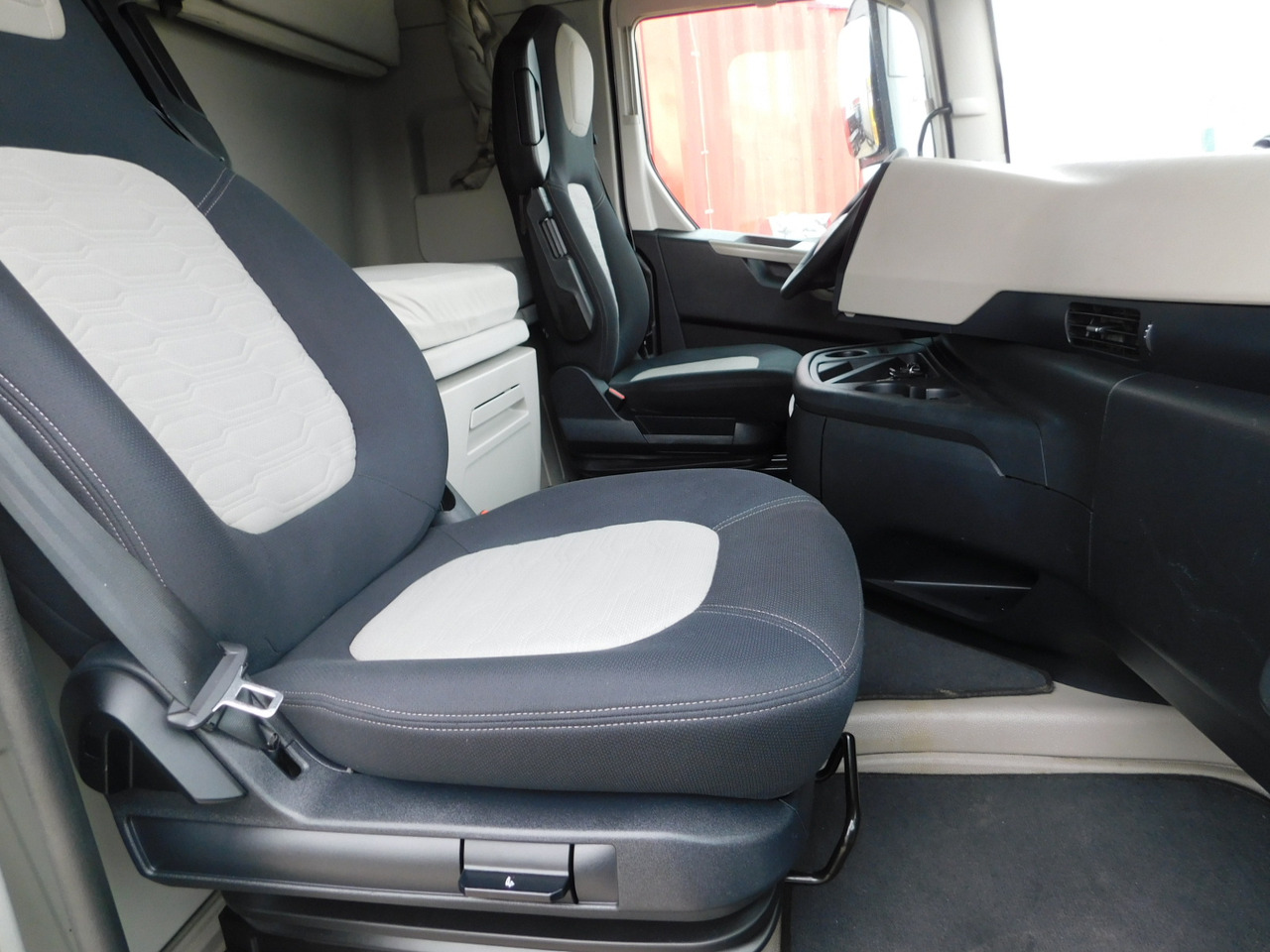 Ford F max 4x2 scab e6 12s2620 - Tracteur routier: photos 5 Ford F max 4x2 scab e6 12s2620 - Tracteur routier: photos 5