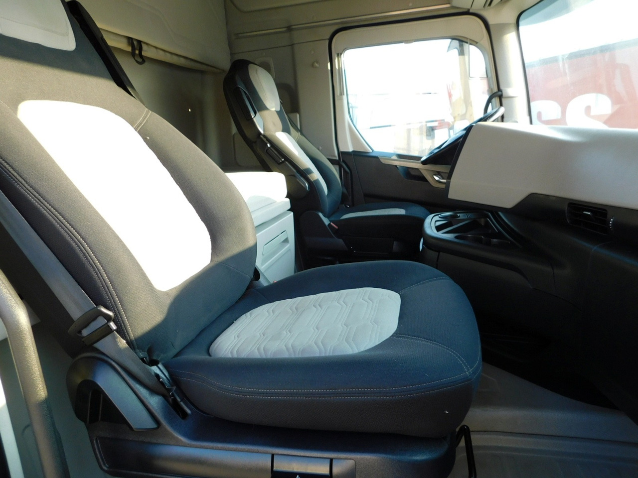 Ford F max 4x2 scab e6 12s2620 - Tracteur routier: photos 5 Ford F max 4x2 scab e6 12s2620 - Tracteur routier: photos 5