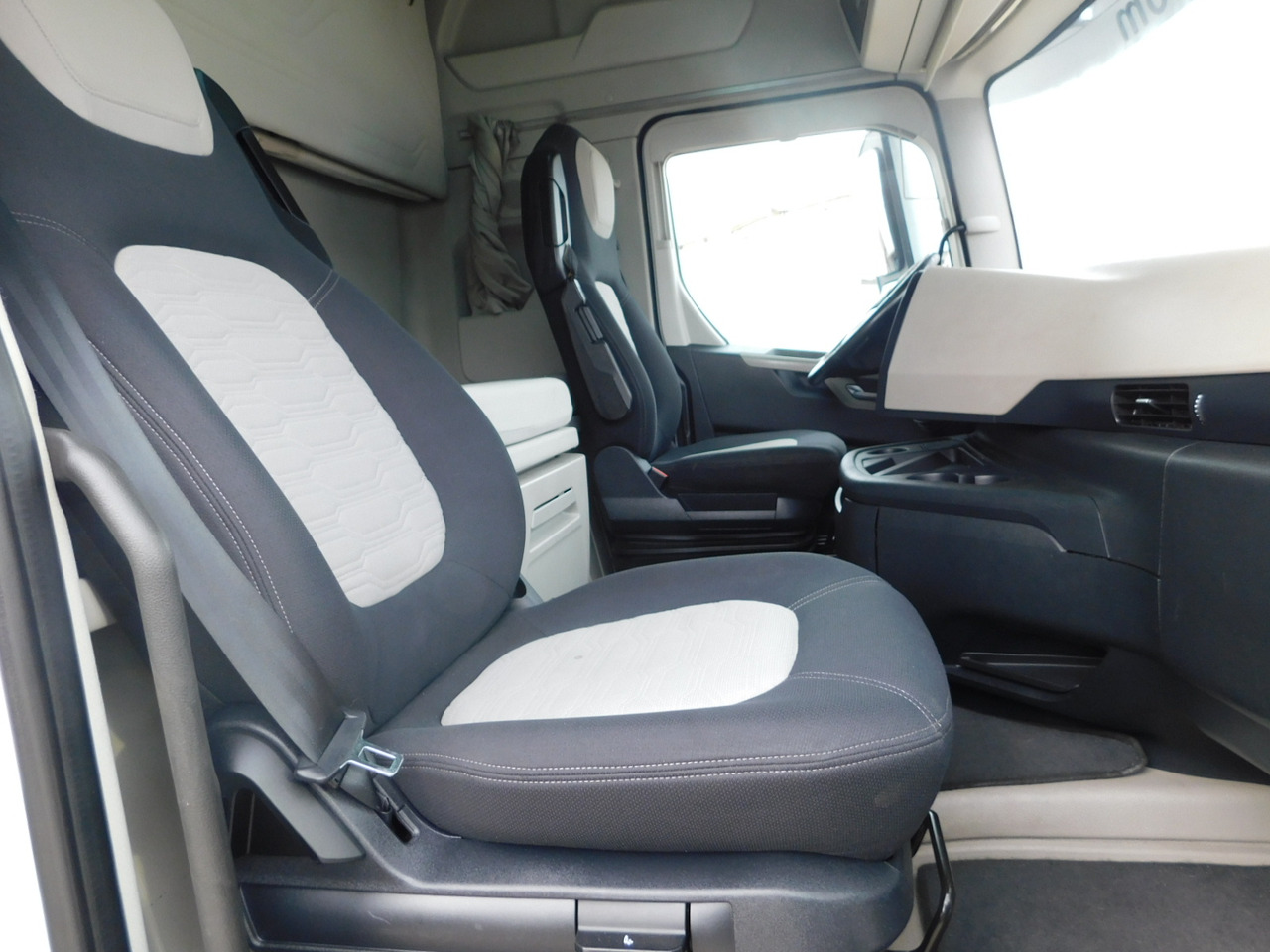 Ford F max 4x2 scab e6 12s2620 - Tracteur routier: photos 5 Ford F max 4x2 scab e6 12s2620 - Tracteur routier: photos 5