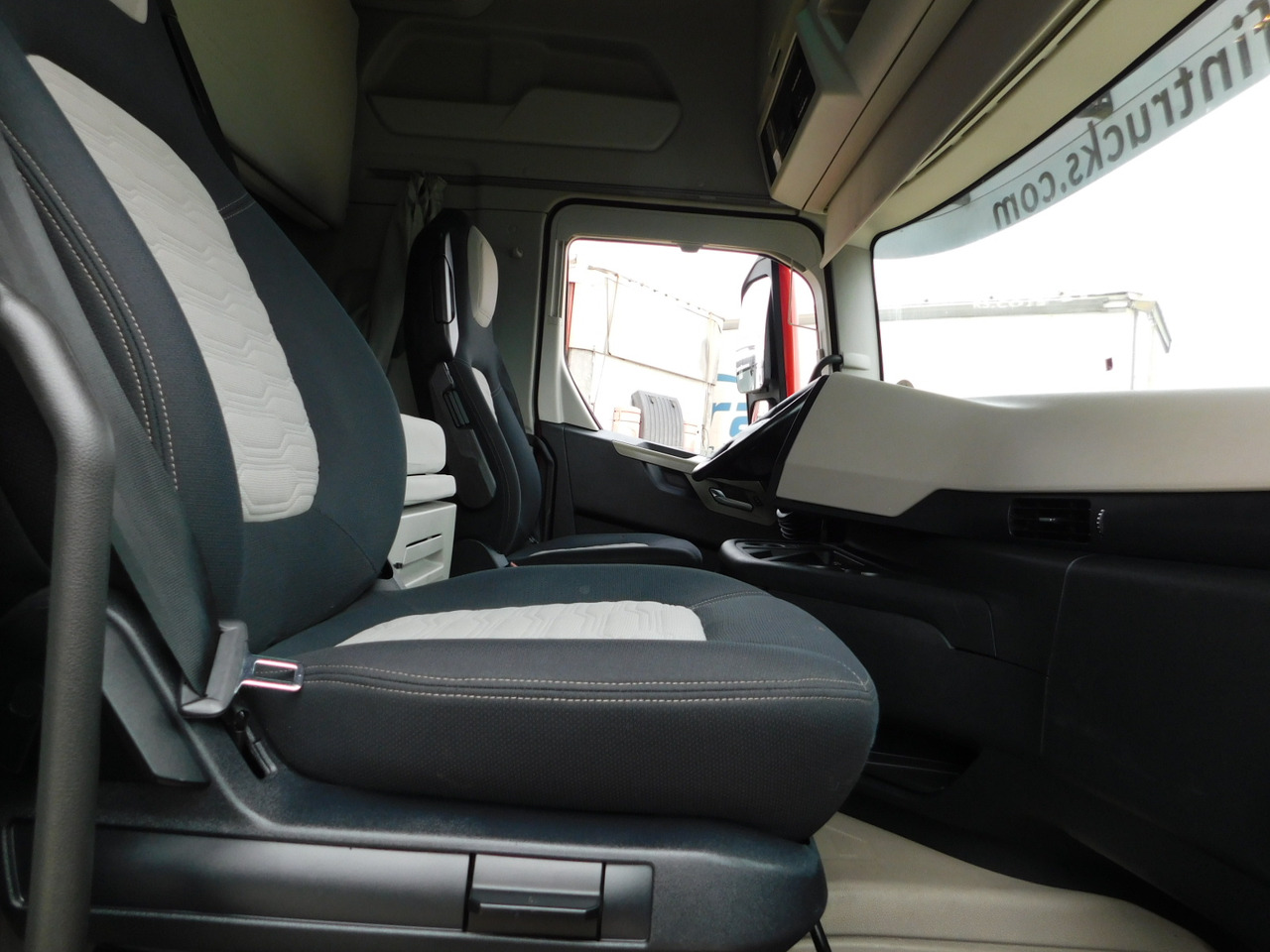 Ford F max ll 4x2 scab e6 12tx2620 - Tracteur routier: photos 5 Ford F max ll 4x2 scab e6 12tx2620 - Tracteur routier: photos 5