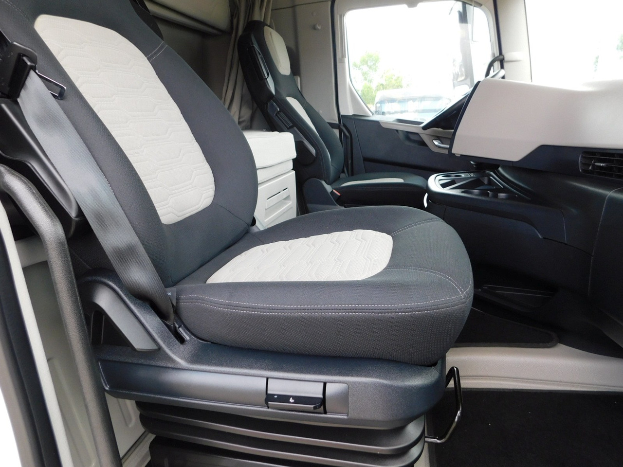 Ford F max ll 4x2 scab e6 12tx2620 ecotorq - Tracteur routier: photos 5 Ford F max ll 4x2 scab e6 12tx2620 ecotorq - Tracteur routier: photos 5