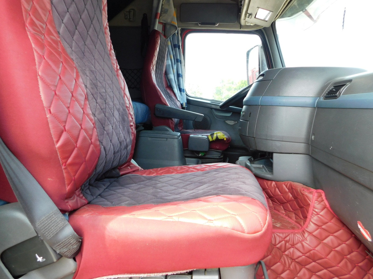 Volvo Fh 440 - Tracteur routier: photos 5 Volvo Fh 440 - Tracteur routier: photos 5