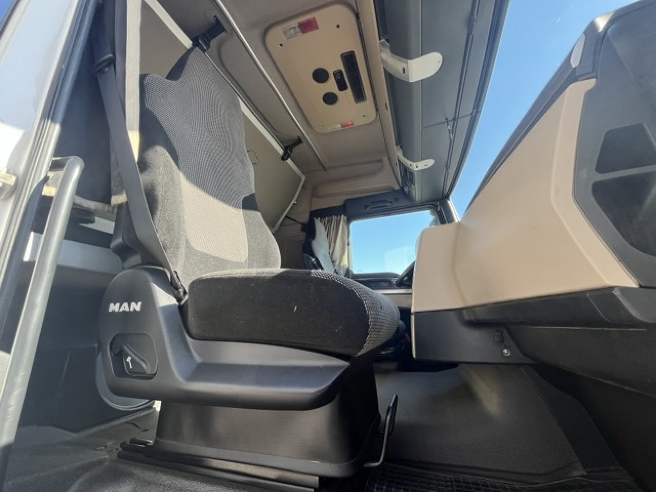 MAN TGX 18.460 4x2 BLS mit Kipphydraulik Euro6 Klima - Tracteur routier: photos 2 MAN TGX 18.460 4x2 BLS mit Kipphydraulik Euro6 Klima - Tracteur routier: photos 2