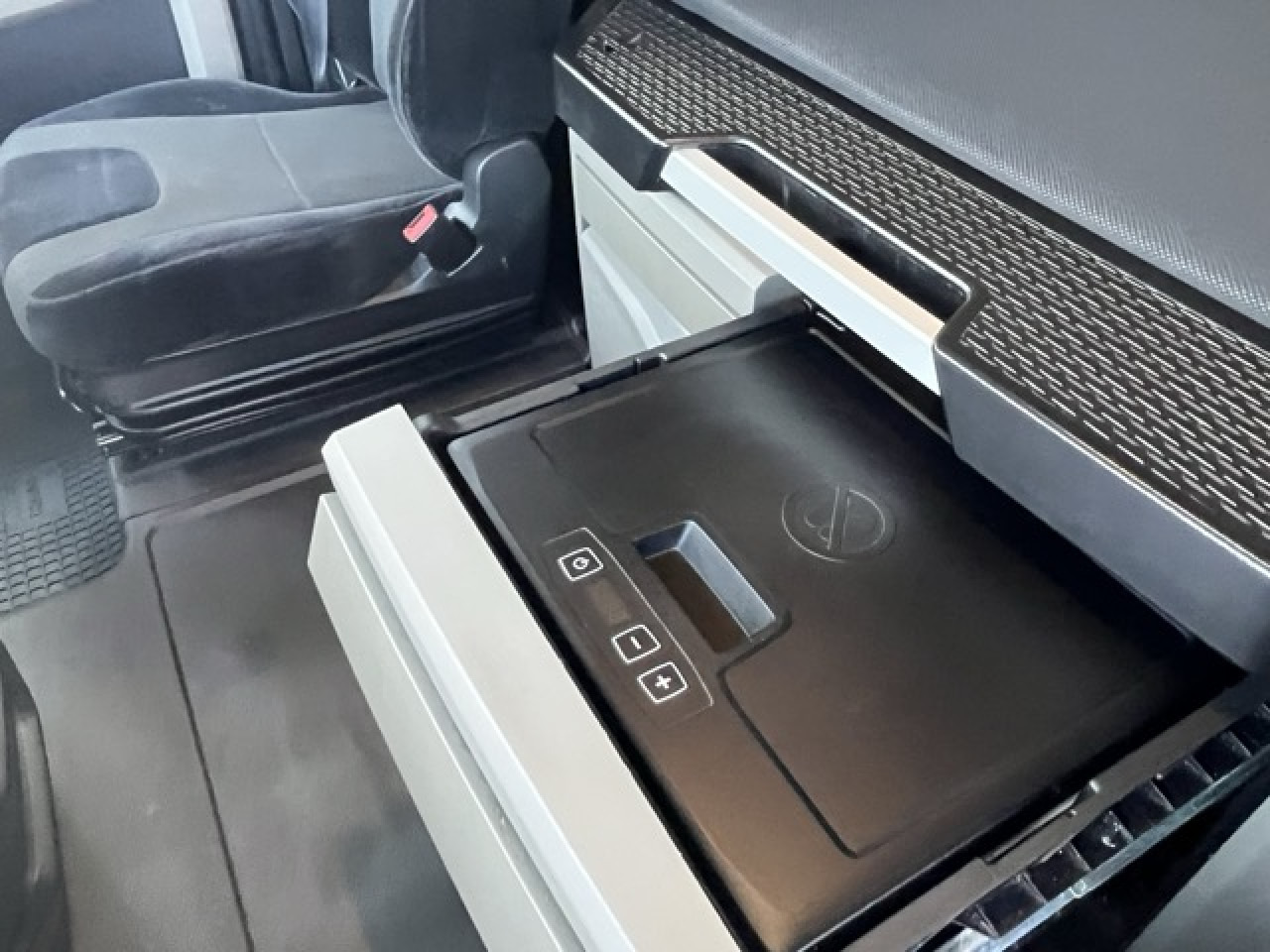 MAN TGX 18.510 4x2 BL SA Euro6 Retarder Klima ZV - Tracteur routier: photos 4 MAN TGX 18.510 4x2 BL SA Euro6 Retarder Klima ZV - Tracteur routier: photos 4