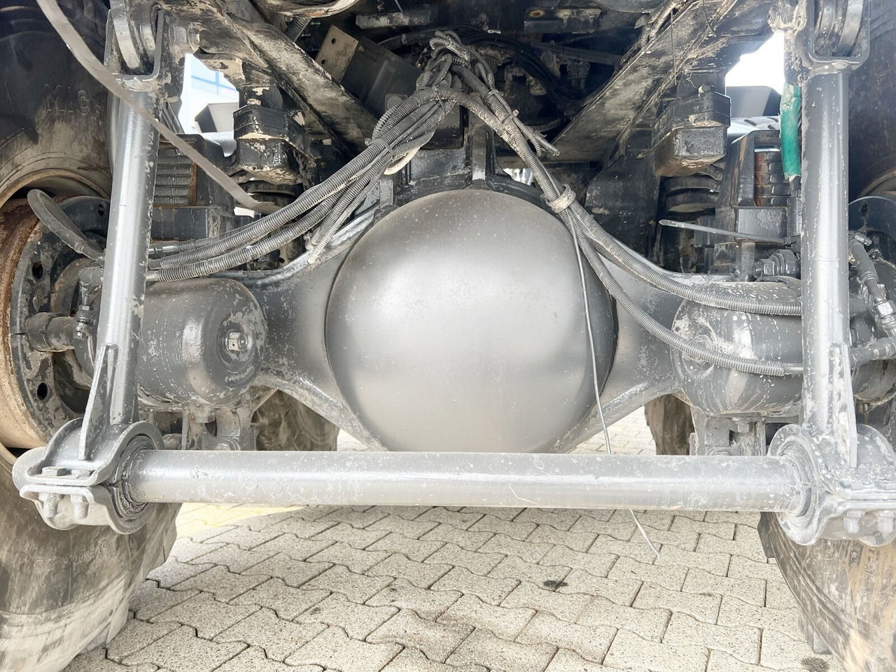 ASTRA HD9 86.56 8x6, 24m³ Mulde, Intarder ASTRA HD9 86.56 8x6, 24m³ Mulde, Intarder - Tombereau: photos 5 ASTRA HD9 86.56 8x6, 24m³ Mulde, Intarder ASTRA HD9 86.56 8x6, 24m³ Mulde, Intarder - Tombereau: photos 5