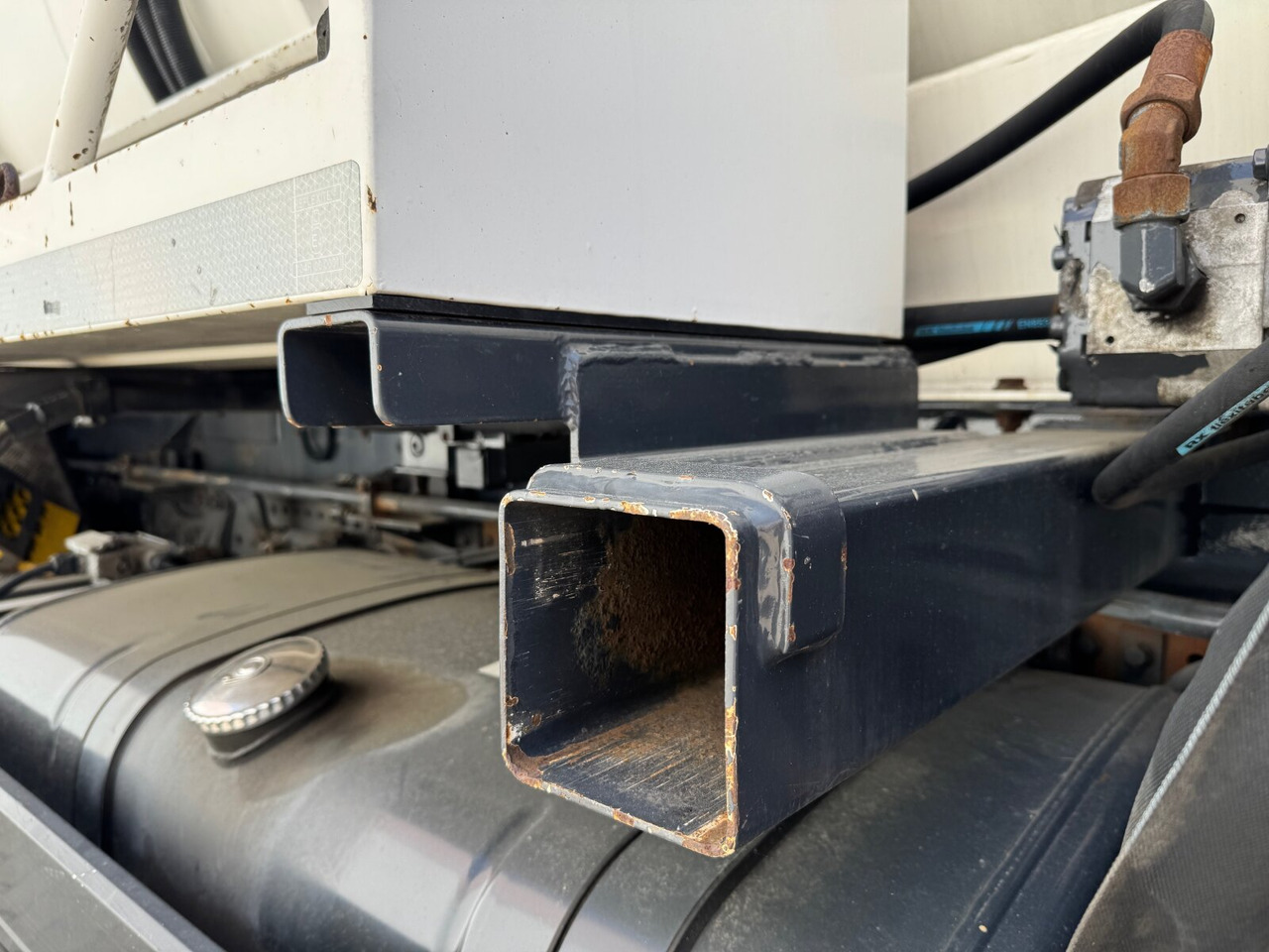 Mercedes-Benz Actros 2541 L 6x2 Actros 2541 L 6x2, Müller Saug-/Spülwagen ca. 12m³, Widi-Platte, Lift-/Lenkachse en leasing occasion Mercedes-Benz Actros 2541 L 6x2 Actros 2541 L 6x2, Müller Saug-/Spülwagen ca. 12m³, Widi-Platte, Lift-/Lenkachse: photos 13