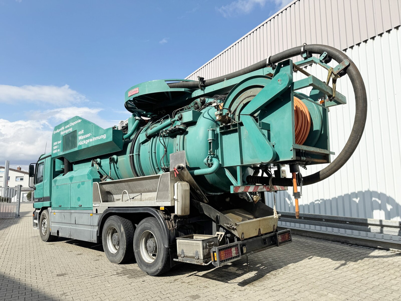 Mercedes-Benz Actros 3348 6x4 Actros 3348 6x4, V8, Kroll Saug-/Spülwagen ca. 14m³, Wasserrückgewinnung, Funk - Camion: photos 3 Mercedes-Benz Actros 3348 6x4 Actros 3348 6x4, V8, Kroll Saug-/Spülwagen ca. 14m³, Wasserrückgewinnung, Funk - Camion: photos 3