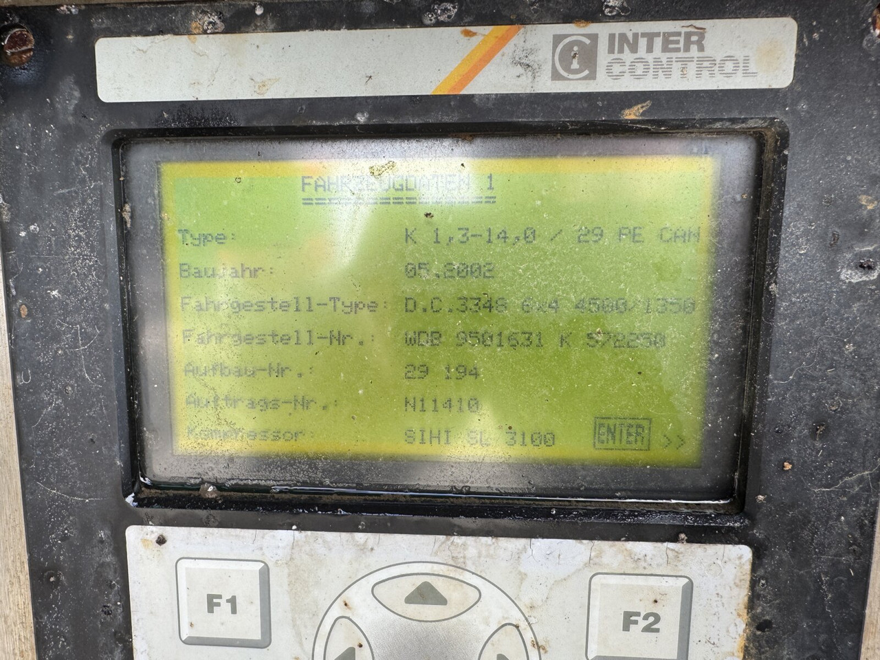 Mercedes-Benz Actros 3348 6x4 Actros 3348 6x4, V8, Kroll Saug-/Spülwagen ca. 14m³, Wasserrückgewinnung, Funk - Camion: photos 2 Mercedes-Benz Actros 3348 6x4 Actros 3348 6x4, V8, Kroll Saug-/Spülwagen ca. 14m³, Wasserrückgewinnung, Funk - Camion: photos 2