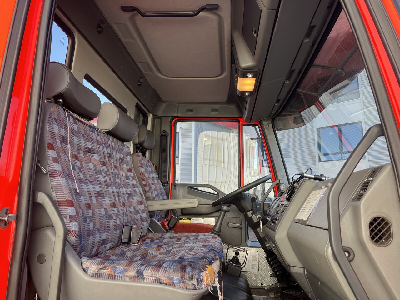 FF 95 E 18 WR 4x4 FF 95 E 18 WR 4x4, 6000l Wassertank - Camion citerne: photos 3 FF 95 E 18 WR 4x4 FF 95 E 18 WR 4x4, 6000l Wassertank - Camion citerne: photos 3