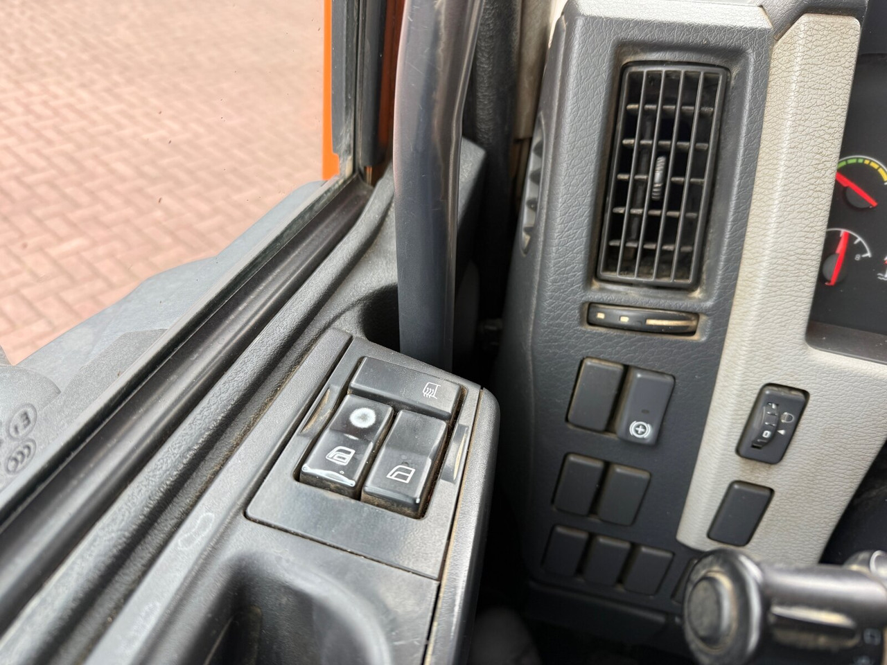 FL 240 4x2 FL 240 4x2 - Camion benne: photos 5 FL 240 4x2 FL 240 4x2 - Camion benne: photos 5