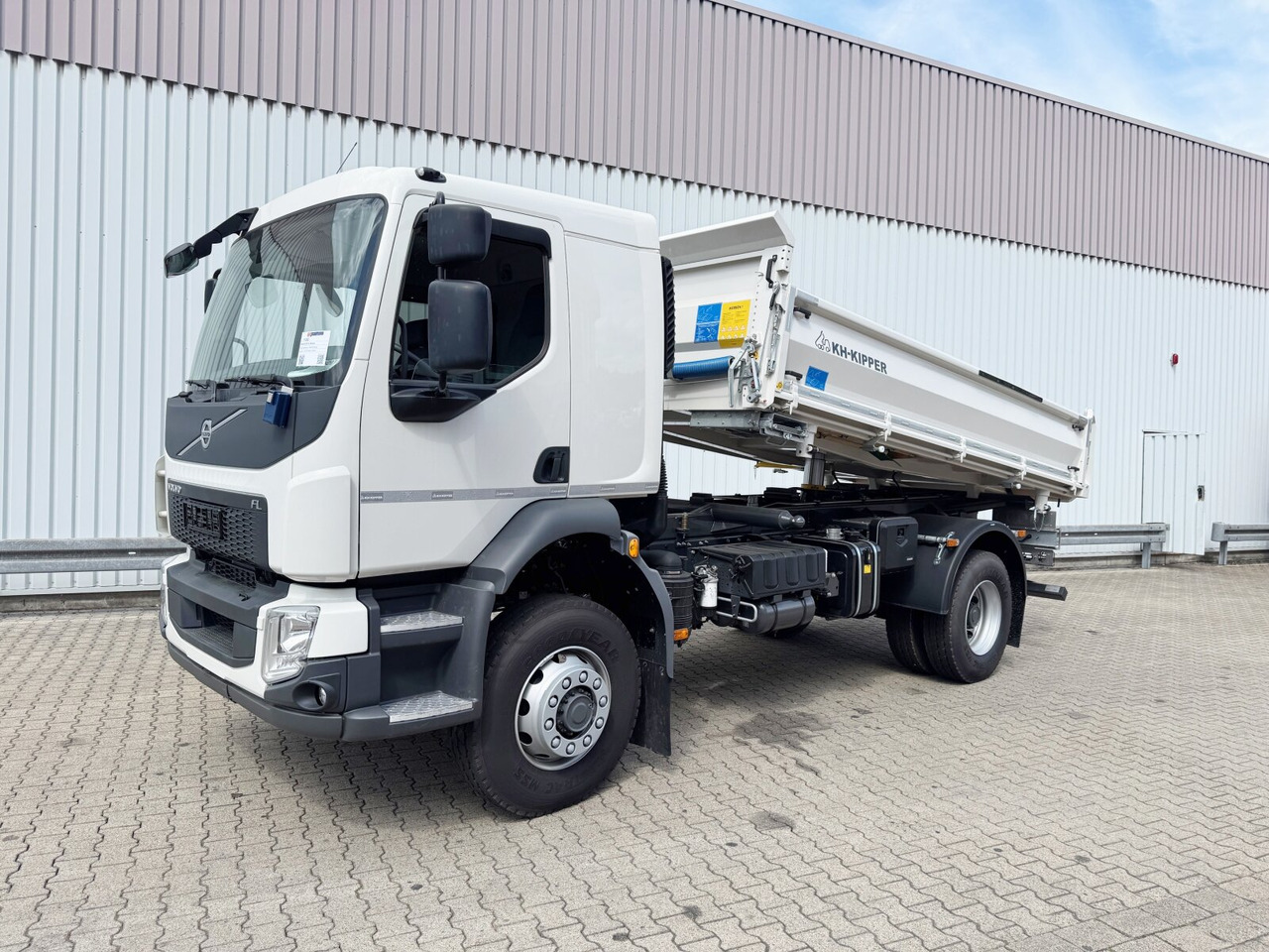 FL 280 4x4 FL 280 4x4 - Camion benne: photos 1 FL 280 4x4 FL 280 4x4 - Camion benne: photos 1