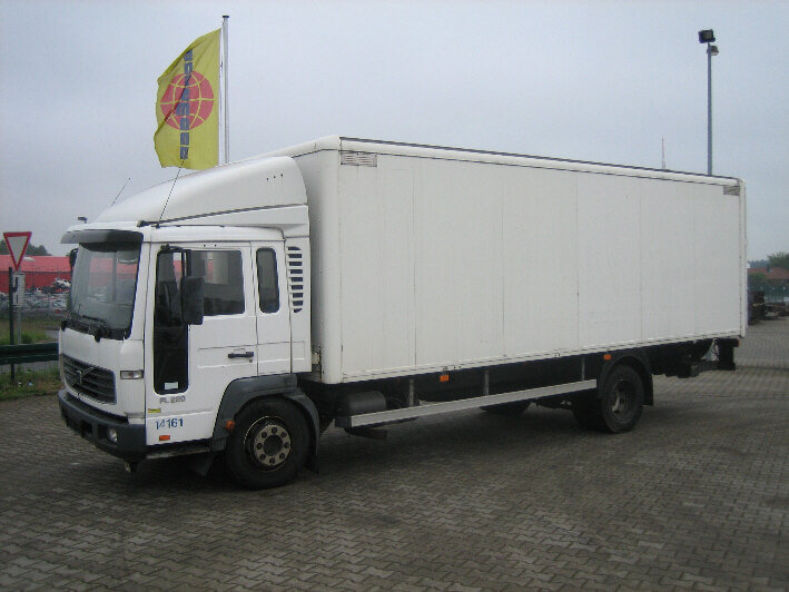 FL 6-12 4x2 FL 6-12 4x2, 4x vorhanden! - Camion fourgon: photos 4 FL 6-12 4x2 FL 6-12 4x2, 4x vorhanden! - Camion fourgon: photos 4
