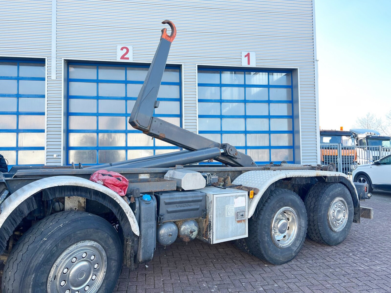 FM 460 8x2-6 FM 460 8x2-6, Lenk-/Liftachse, Kran HMF 2020-K4, Funk - Camion ampliroll, Camion grue: photos 4 FM 460 8x2-6 FM 460 8x2-6, Lenk-/Liftachse, Kran HMF 2020-K4, Funk - Camion ampliroll, Camion grue: photos 4
