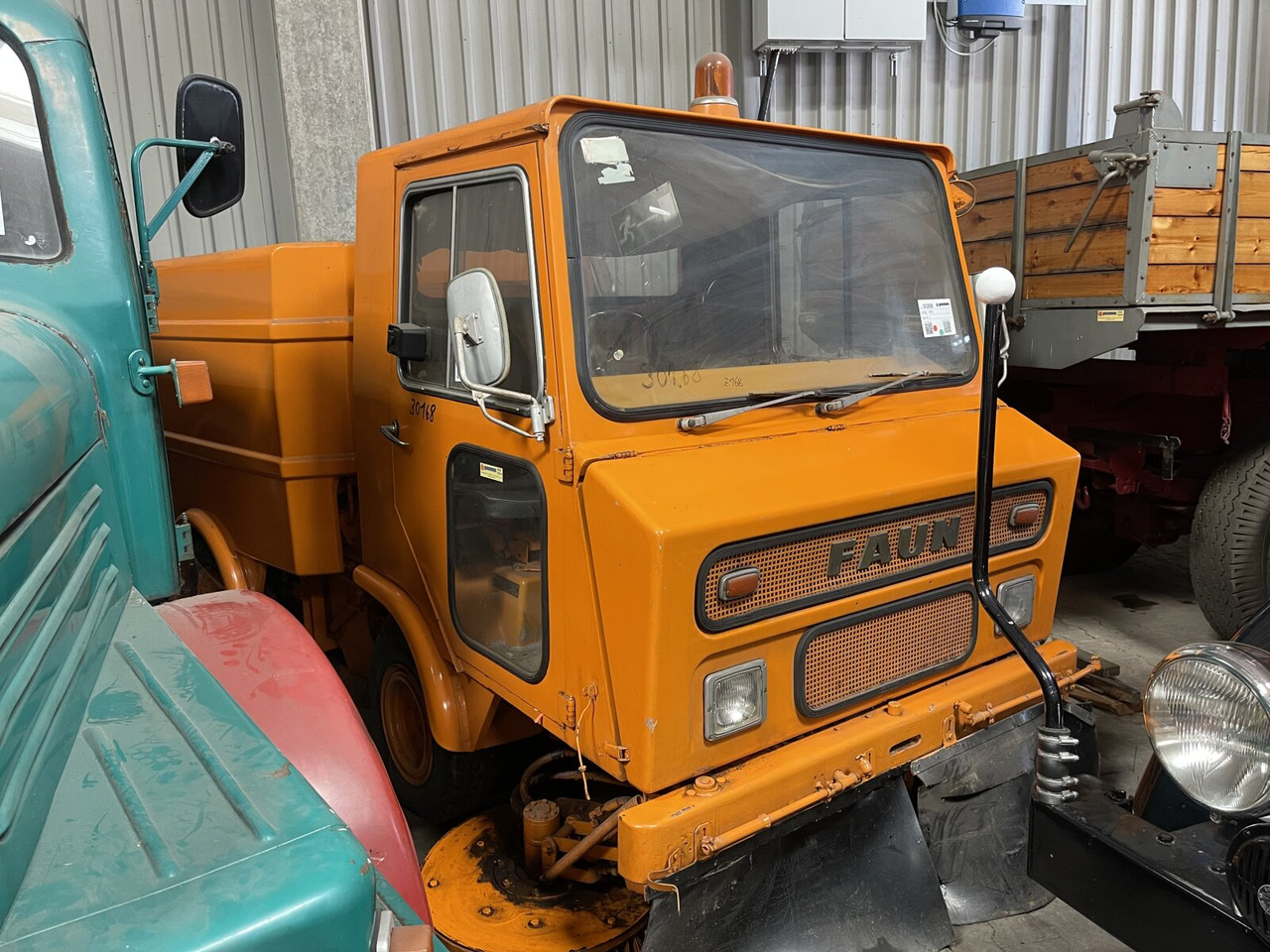 Faun AK 414 HW FAUN AK 414 HW - Balayeuse de voirie: photos 1 Faun AK 414 HW FAUN AK 414 HW - Balayeuse de voirie: photos 1