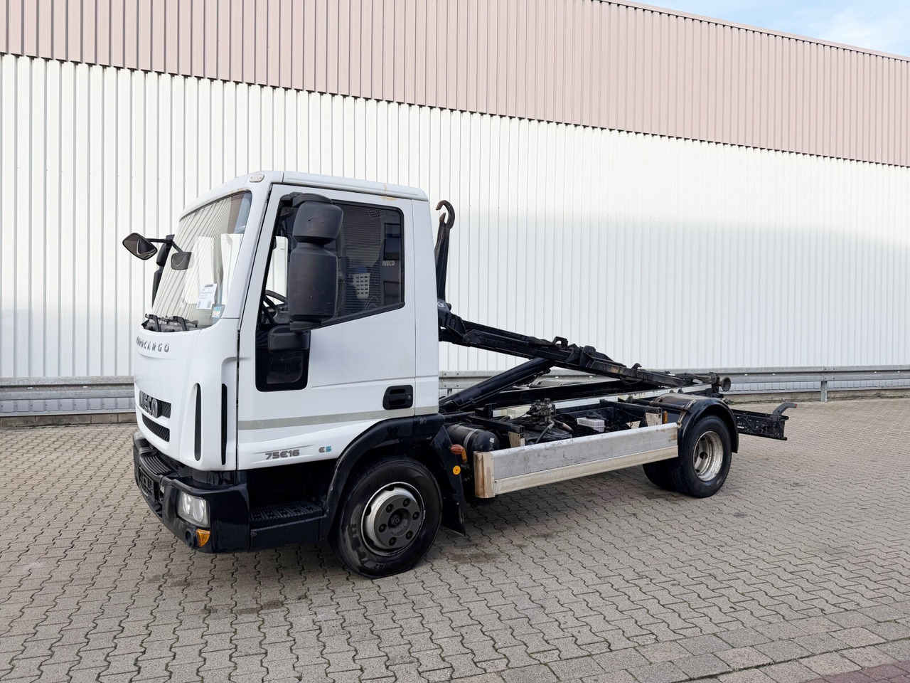 Iveco EuroCargo ML75E16 4x2 EuroCargo ML75E16 4x2, City-Abroller - Camion ampliroll: photos 1 Iveco EuroCargo ML75E16 4x2 EuroCargo ML75E16 4x2, City-Abroller - Camion ampliroll: photos 1