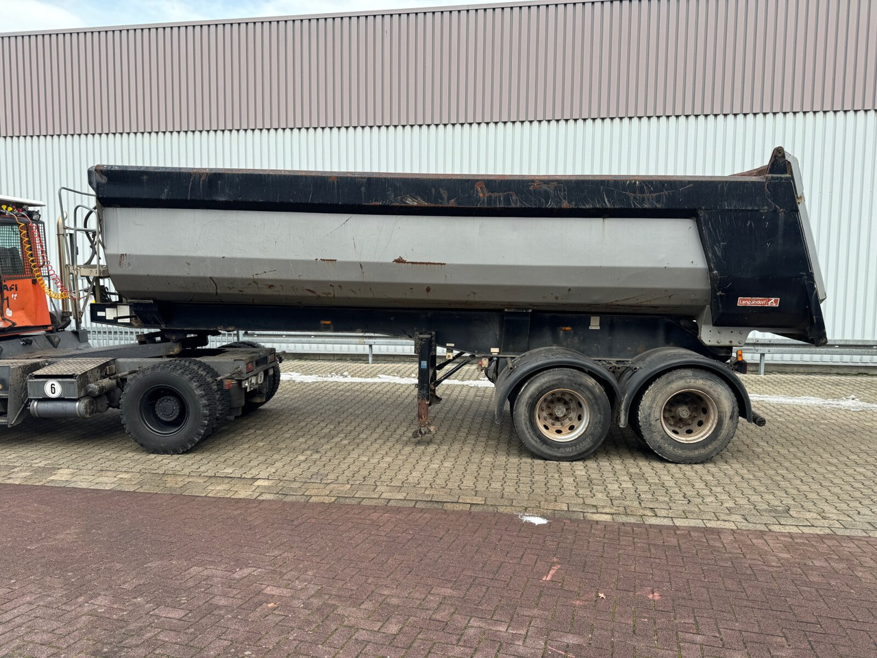 Langendorf SKA-HS 18/27 SKA-HS 18/27, Stahlmulde ca. 24m³ - Semi-remorque benne: photos 4 Langendorf SKA-HS 18/27 SKA-HS 18/27, Stahlmulde ca. 24m³ - Semi-remorque benne: photos 4