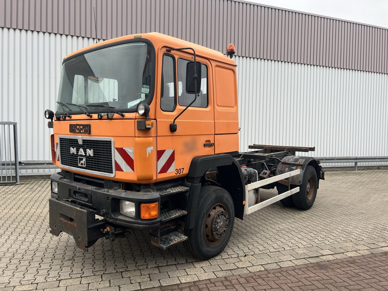 MAN 19.292/402 FAK 4x4 BB 19.292/402 FAK 4x4 BB, 6-Zylinder, Winterdienstausstattung - Châssis cabine: photos 1 MAN 19.292/402 FAK 4x4 BB 19.292/402 FAK 4x4 BB, 6-Zylinder, Winterdienstausstattung - Châssis cabine: photos 1