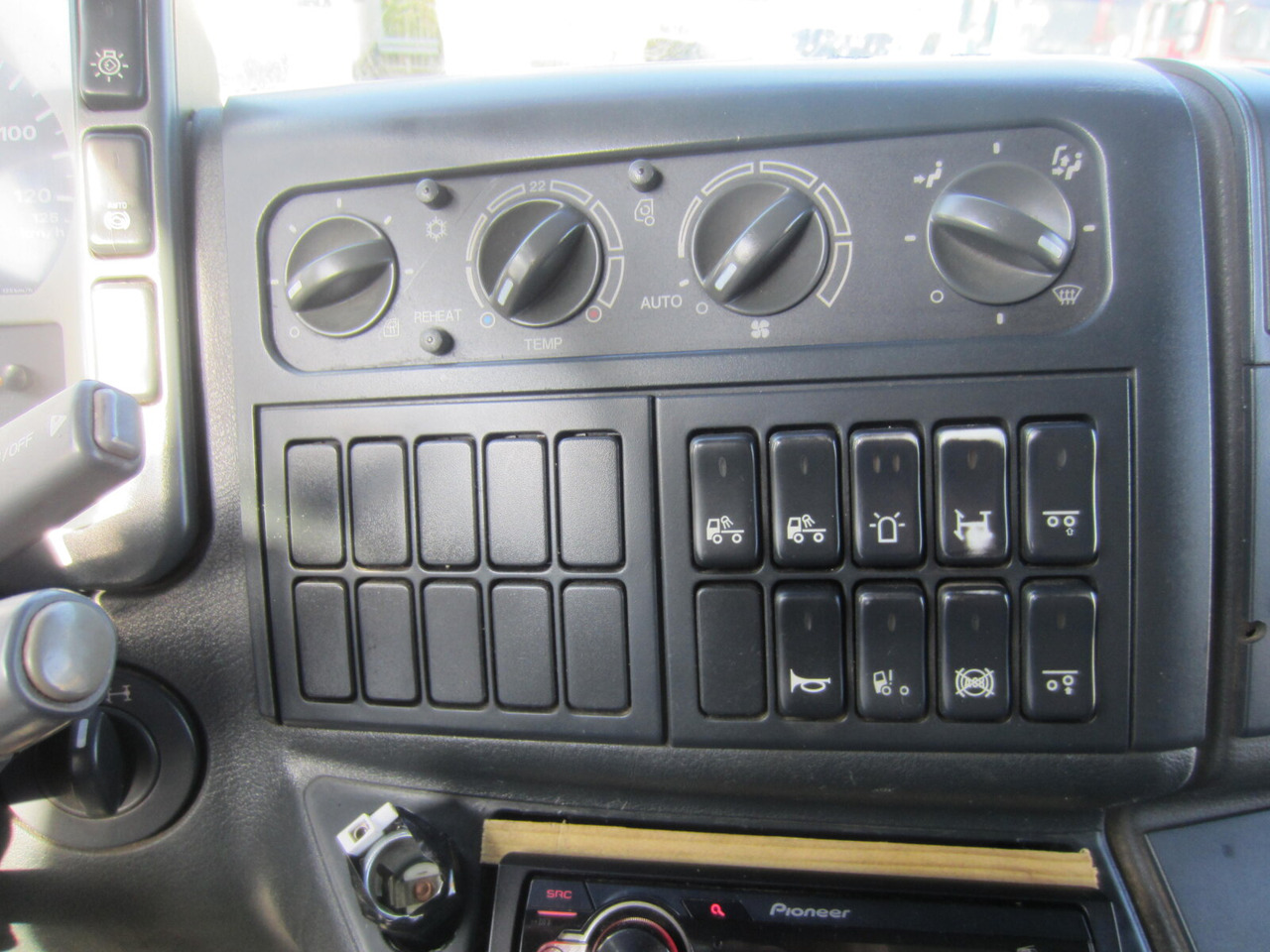 Camion grue MAN - H17/2843 6x2: photos 15 Camion grue MAN - H17/2843 6x2: photos 15