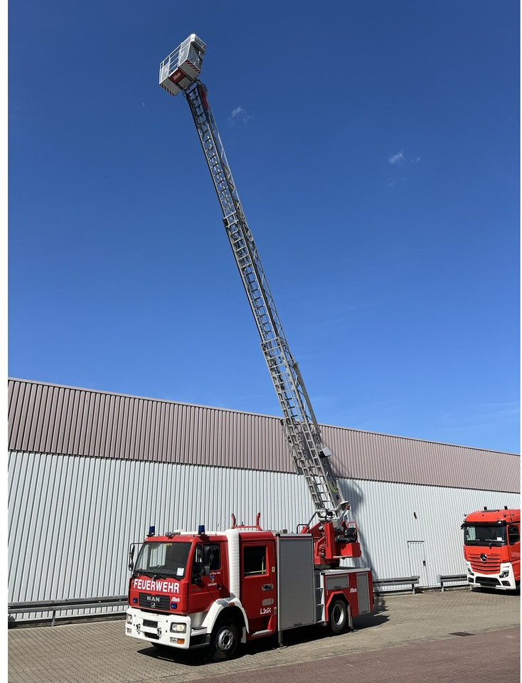 MAN LE 15.255 4x2 LLC Doka, Metz DLA-K 12/9 Drehleiter LE 15.255 4x2 LLC Doka, Metz DLA-K 12/9 Feuerwehr Drehleiter - Ambulance: photos 1 MAN LE 15.255 4x2 LLC Doka, Metz DLA-K 12/9 Drehleiter LE 15.255 4x2 LLC Doka, Metz DLA-K 12/9 Feuerwehr Drehleiter - Ambulance: photos 1