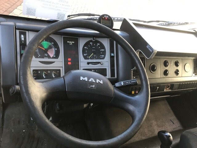 MAN LE 8.185 LC Doka 4x2 BB LE 8.185 LC Doka 4x2 BB, 2x AHK - Camion plateau: photos 2 MAN LE 8.185 LC Doka 4x2 BB LE 8.185 LC Doka 4x2 BB, 2x AHK - Camion plateau: photos 2