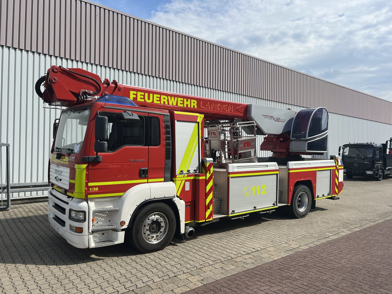 MAN TGA 18.350 4x2 Teleskopmast TM 32 Marte TGA 18.350 4x2 Teleskopmast TM 32 Marte - Ambulance: photos 1 MAN TGA 18.350 4x2 Teleskopmast TM 32 Marte TGA 18.350 4x2 Teleskopmast TM 32 Marte - Ambulance: photos 1